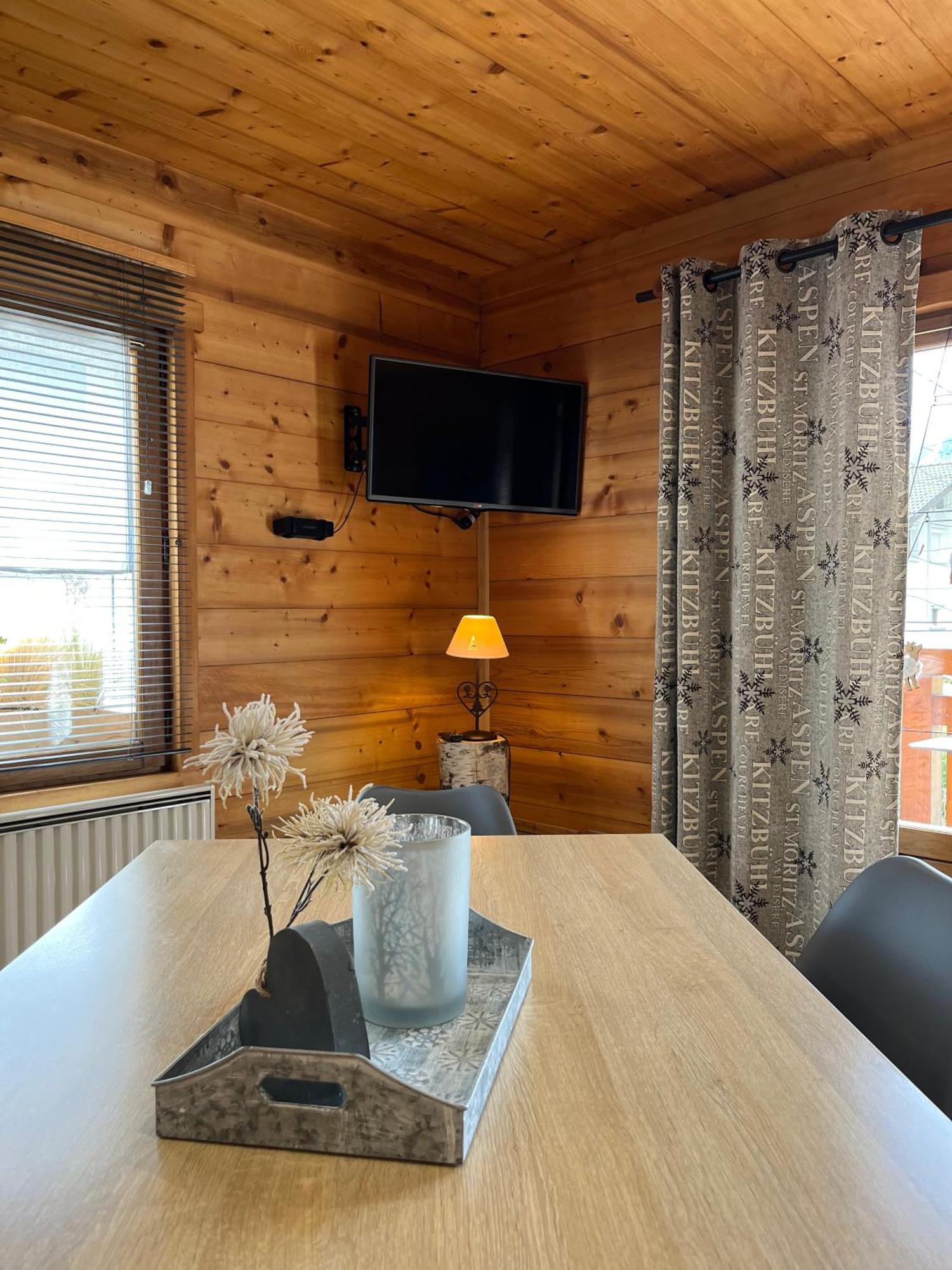 LAPRESKI, bel appartement esprit chalet, très confortable 4 étoiles Thônes Extérieur photo