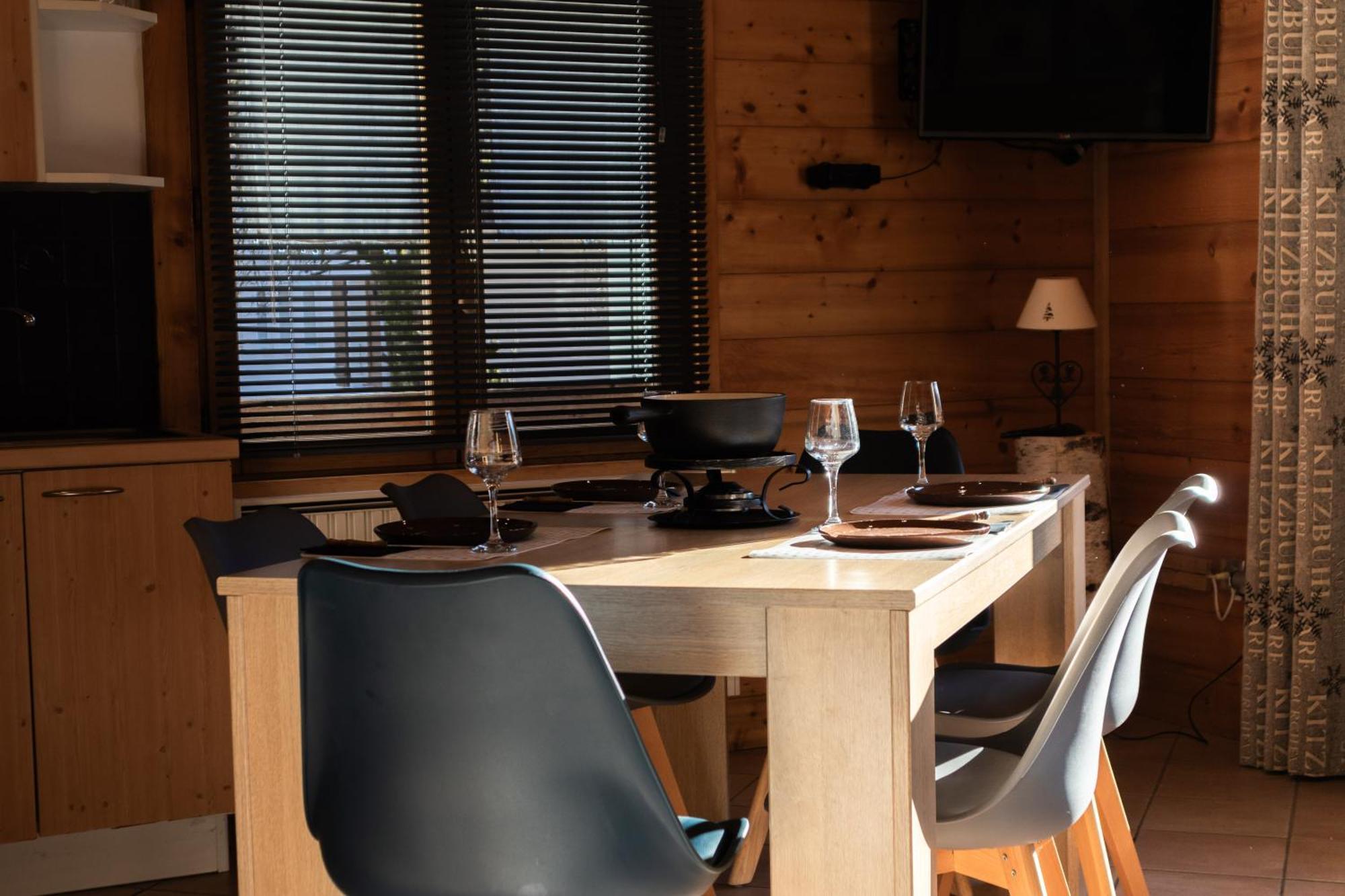 LAPRESKI, bel appartement esprit chalet, très confortable 4 étoiles Thônes Extérieur photo